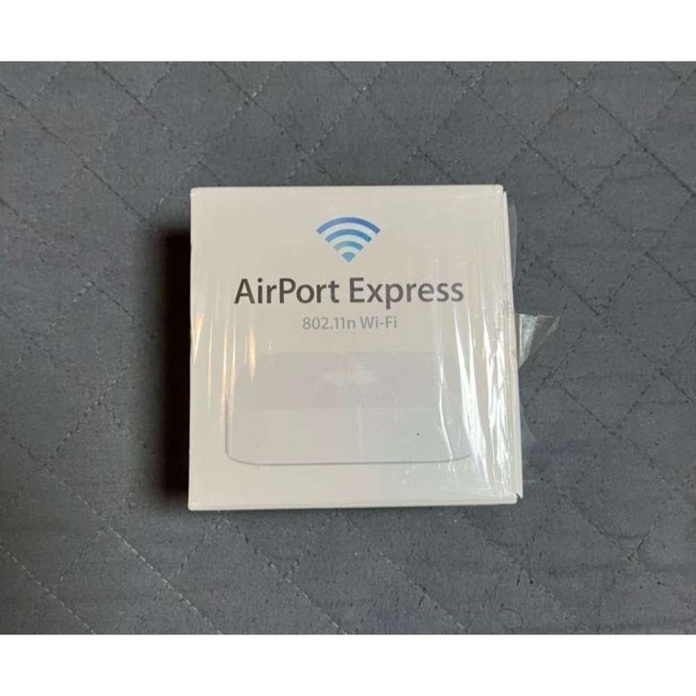 Apple AirPort‎ Express Wireless Router Base Station - White (MC414AE/A)